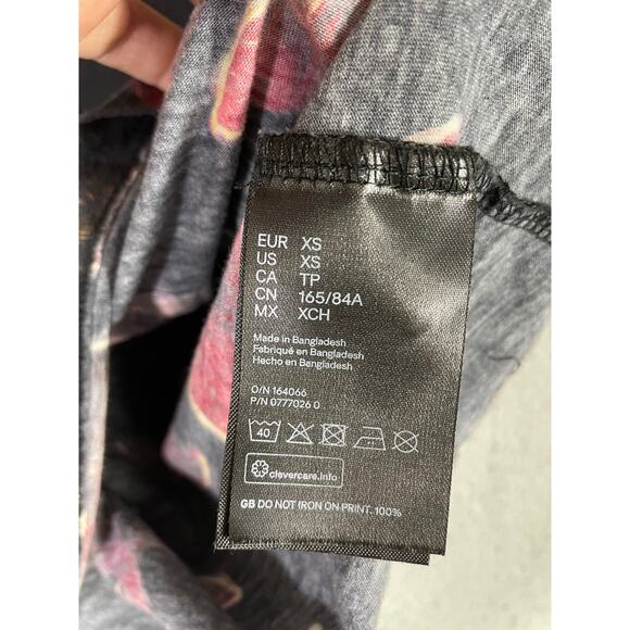 Lot of 2‎ Stranger Things T-Shirts H&M & Universal Studios Halloween XS/S - Picture 15 of 16